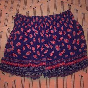 Patterned women’s shorts